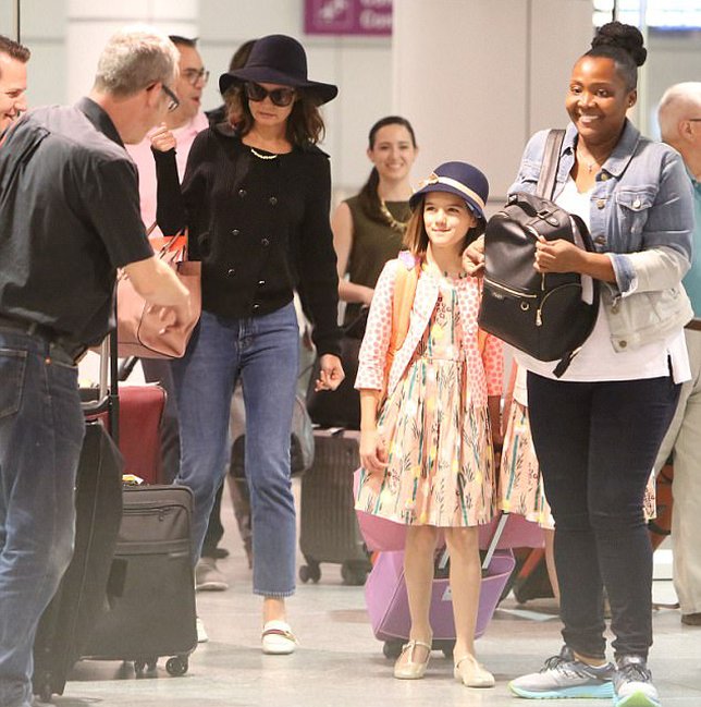 Suri makin cantik dan mirip ibunya © Splash/dailymail.co.uk