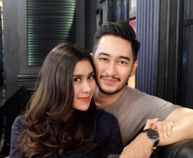 Tak lama lagi, Syahnaz dan Jeje akan menggelar acara pernikahan. Credit: via instagram.com/syahnazs