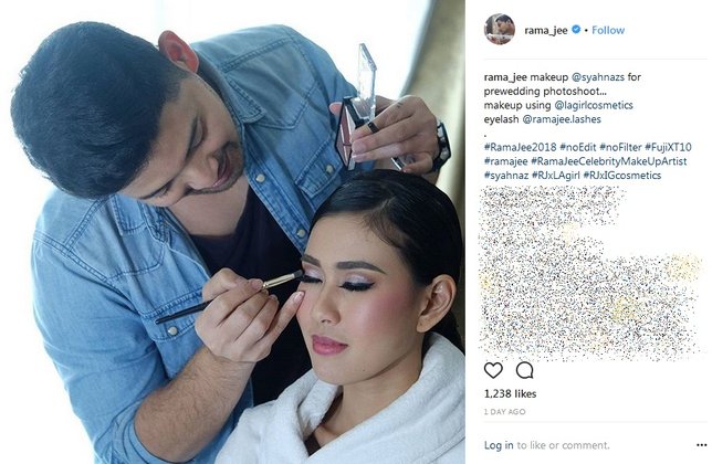 Syahnaz tengah dirias untuk sesi pemotretan pre-wedding. Credit: via instagram.com/rama_jee