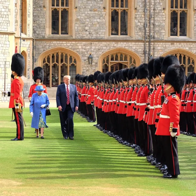 Ratu Elizabeth tetap menemui Trump meski sosok presiden AS ini amat kontroversional. (instagram.com/theroyalfamily)