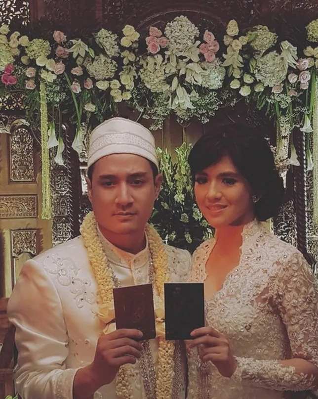 Una resmi menikah dengan Rama ©instagram/unarama