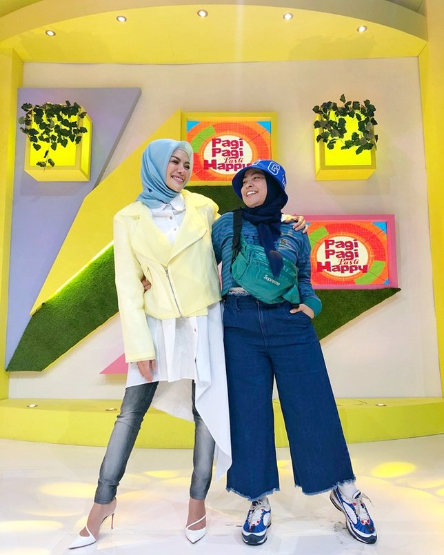 Astrid Kuya berikan dukungan pada Nikita Mirzani yang berhijab (credit: instagram.com/astridkuya)