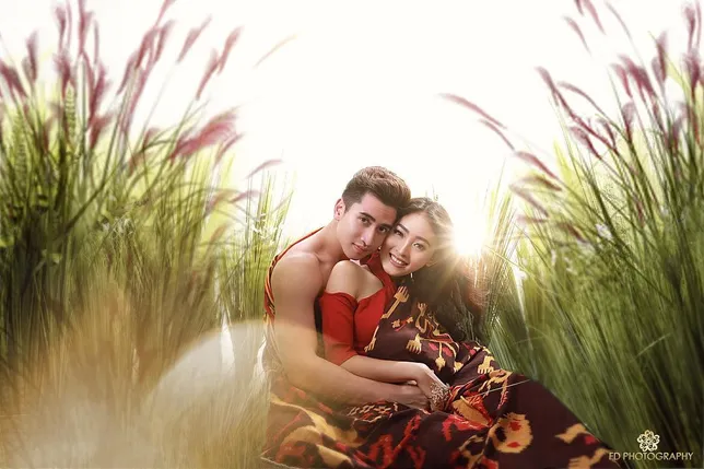 Verrell dan Natasha Wilona tak sungkan pamerkan kemesraan. Credit: via instagram.com/fdphotography90