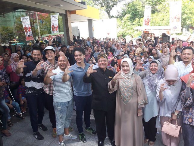 Outlet Cirebon Cinnamon diserbu konsumen © Dokumentasi Pribadi