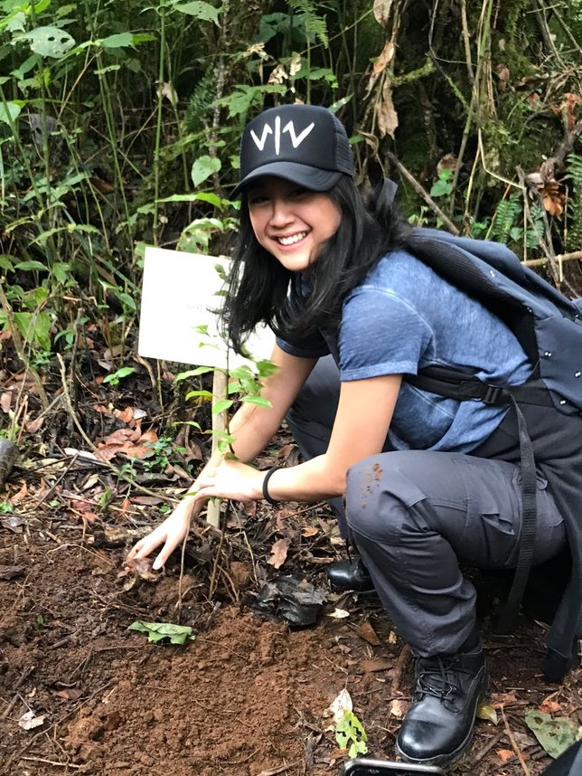 Cast 'WIRO SABLENG' Tanam 212 Bibit Pohon di Hutan Lindung 