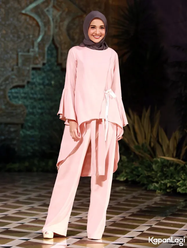 Zaskia Sungkar tak merasa bersaing dengan adiknya, Shireen Sungkar © KapanLagi.com®/Muhammad Akrom Sukarya
