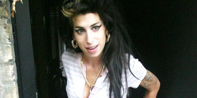 Amy Winehouse Resmi Bercerai Dengan Blake Fielder-Civil