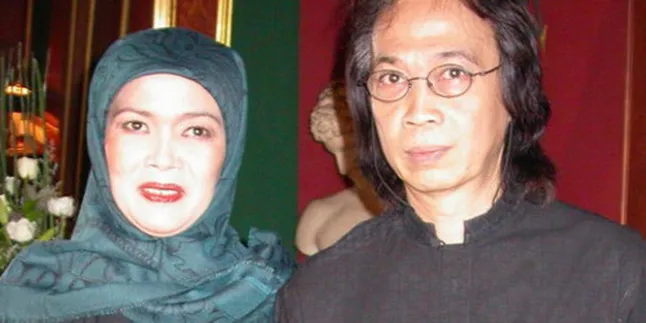 Istri Chrisye Baca Puisi di Konser 'Classic Chrisye'