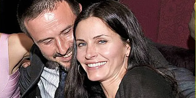 Courteney Cox dan Suami Kembali ke 'SCREAM'