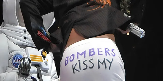 Kaka Slank: 'Bombers Kiss My...'