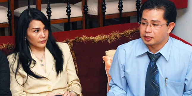 Ferry Irawan Jual Barang-Barang Novi