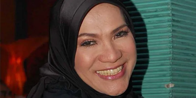 Dorce Rayakan Gelar, Dapat Hadiah Spesial