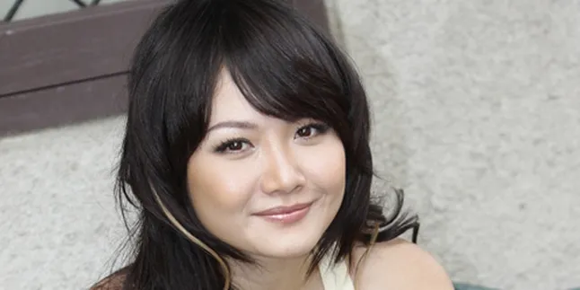 Alena Fokus Pada Karir, Belum Pikirkan Momongan