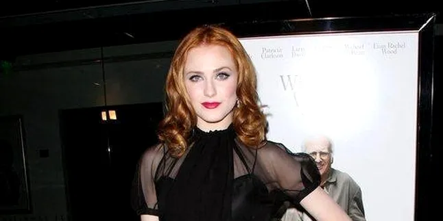 Evan Rachel Wood Tampil Bugil di Majalah