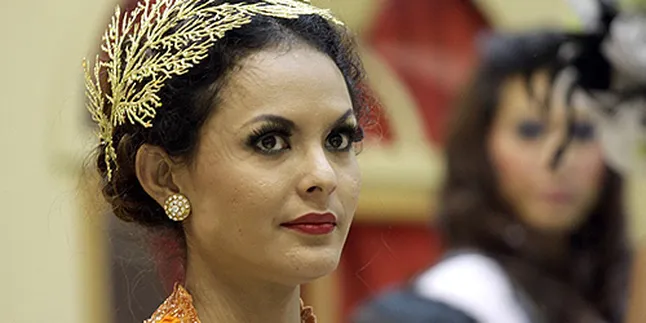 Tunda Momongan, Laila Alatas Asyik Cari Duit