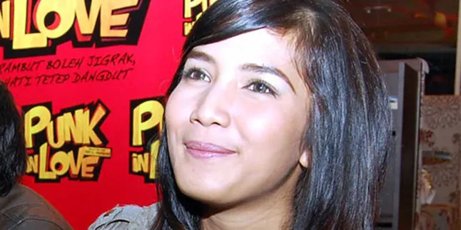 Aulia Sarah Berguling-Guling Dengan Pria Lain di Depan Pacar