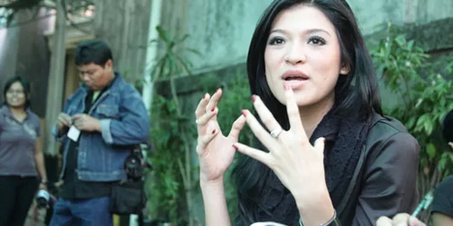 Delia Septianti Ingin Foto Bareng Mbah Surip