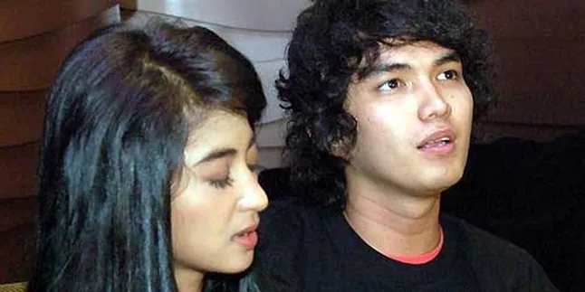 Adegan Mesum, Dewi Perssik Ditalak Suami?