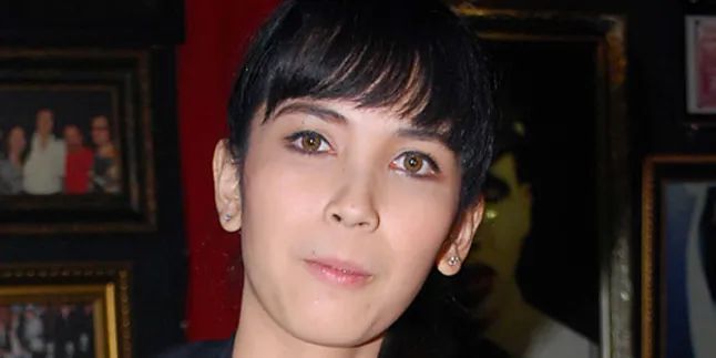 Dinda Kanyadewi Jadi Orang Ketiga? Dinda Kanyadewi Jadi Orang Ketiga?