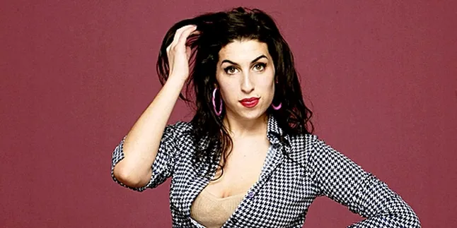 Amy Winehouse Dikunjungi Hantu Jacko