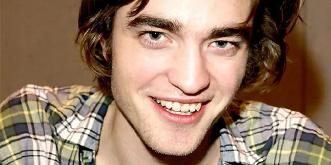 Nikki Reed: Robert Pattinson Seperti Cewek