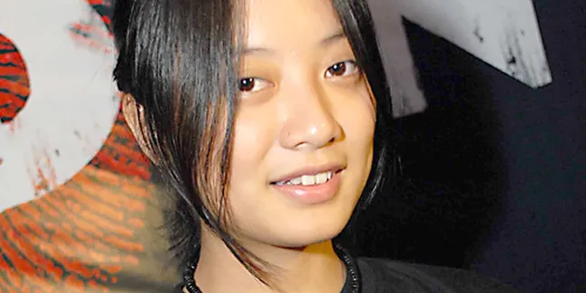 Leony Lacurkan Diri Dalam 'IDENTITAS' Leony Lacurkan Diri Dalam 'IDENTITAS'