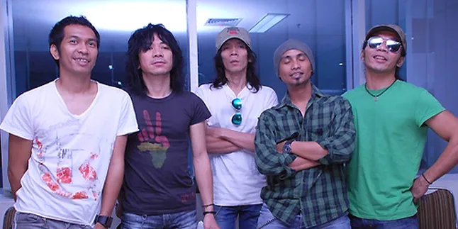 Slank 'Bawa' Mbah Surip ke Java Rockin' Land