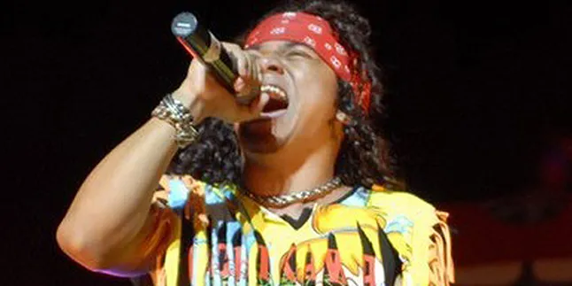 Sepi Penonton, Candil Tetap Tampil Profesional