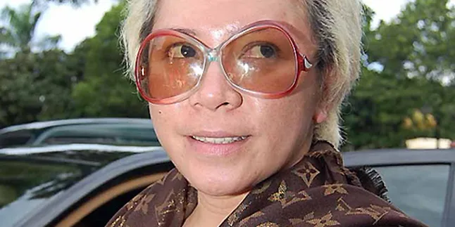 Melly Gemes Lihat Konser Madonna