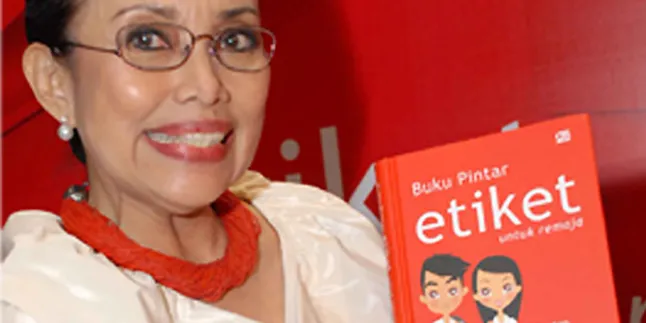 Mien R Uno Kasih 'Rambu' Untuk Remaja