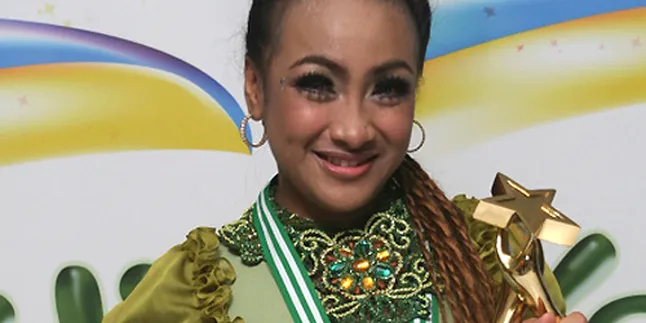 Fika, Menang KDI 6 Sekaligus Kehilangan Sang Ibu