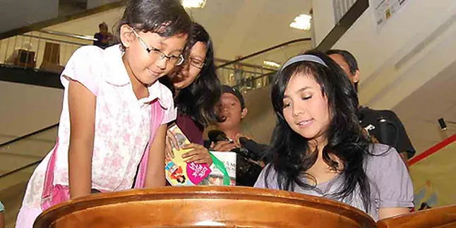 Gita Gutawa Tak Mau 'Jaim' Dalam Pergaulan