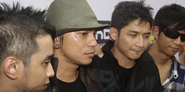 Ungu Luncurkan Album Rock Religi Ungu Luncurkan Album Rock Religi