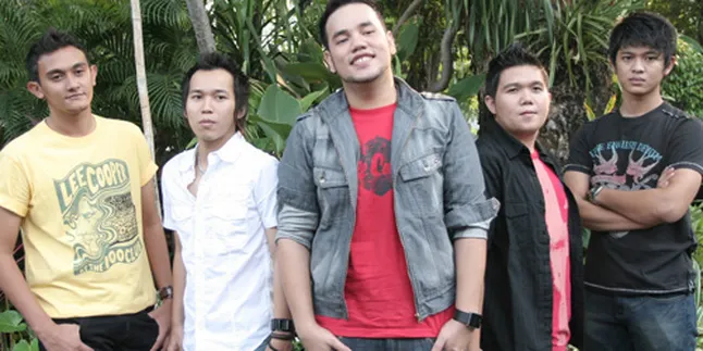 AOP Band Tak Akan Mendompleng Helmy Yahya