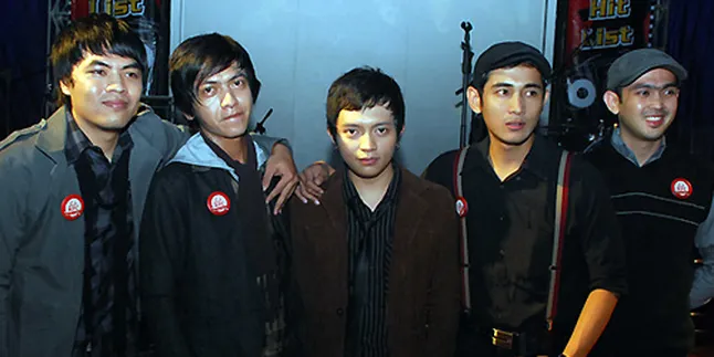 The Arians, Ingin Tenar Tapi Tak Sombong