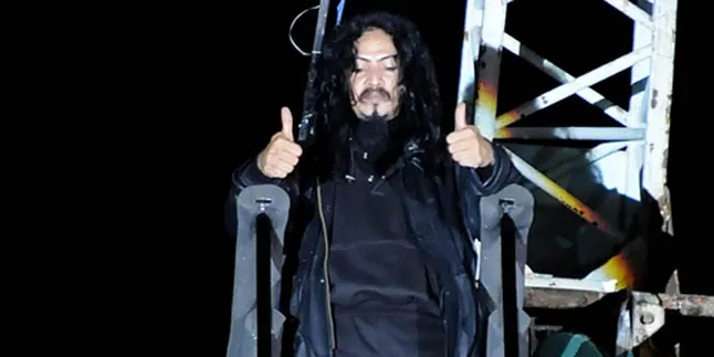 Limbad Sukses Berdiri di Ketinggian 20 Meter