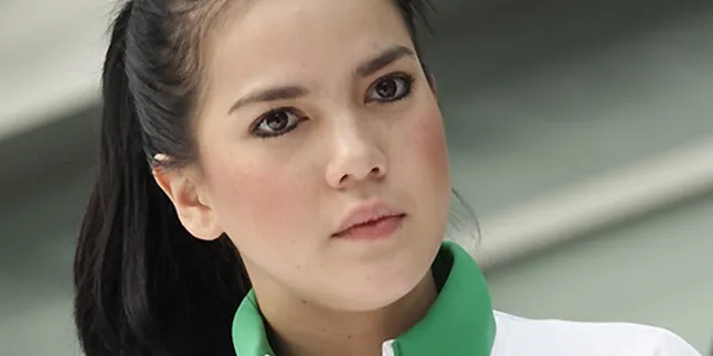 Alice Norin Pilih Kontrak Kerja Ketimbang Suami?