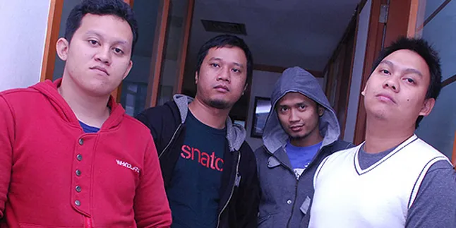 Cross Bottom Andalkan Pop Folk dan Country