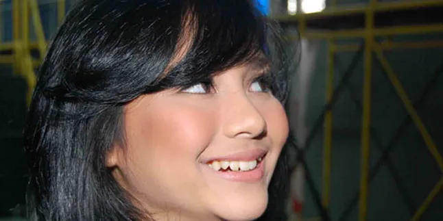 Gita Gutawa Batal Puasa di Hari Pertama