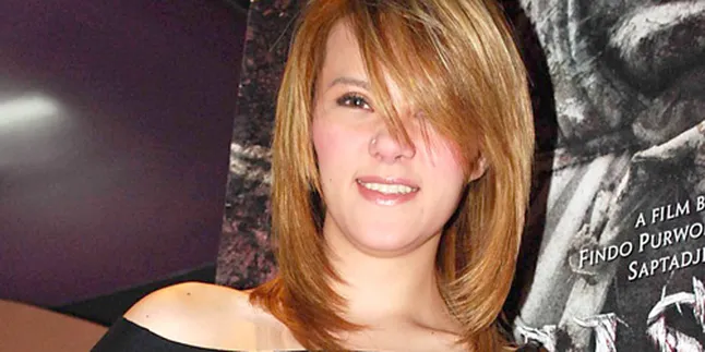 Usia Beda Jauh, Angeliq Tetap Optimis Pacaran