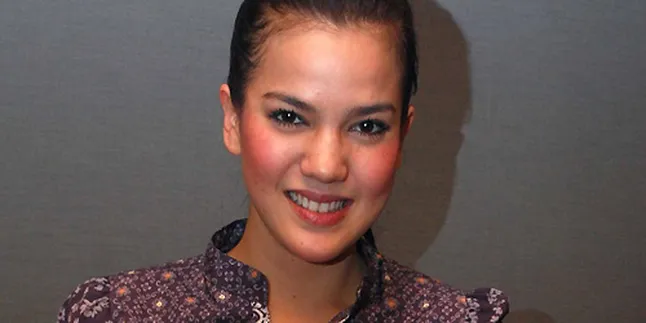 Alice Norin, Lebaran Tetap Kerja