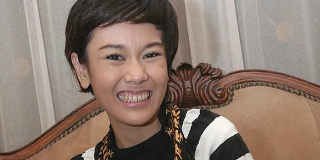 Valia Rahma Capek Berambut Panjang Valia Rahma Capek Berambut Panjang