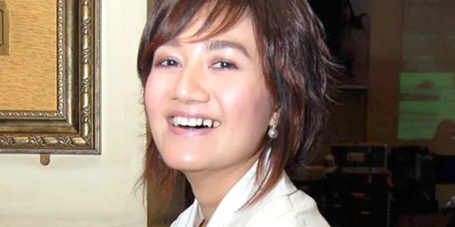 Single Parent, Nini Carlina Tetap Pede Besarkan Anak