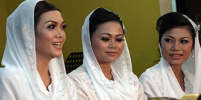 Trio Bidadari Bangga Dipegang 'Tangan Emas' Pak Ngah Trio Bidadari Bangga Dipegang 'Tangan Emas' Pak Ngah