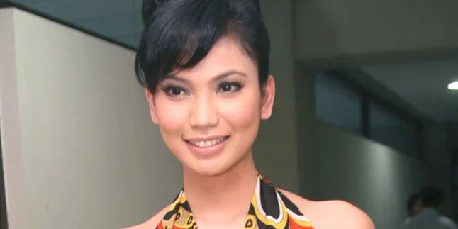 Kinaryosih Jarang Kena Gosip