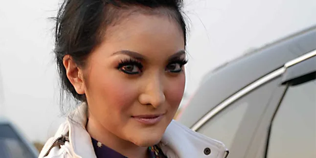 Kiki Amalia Iri Hati Lihat Pernikahan Nuri Shaden