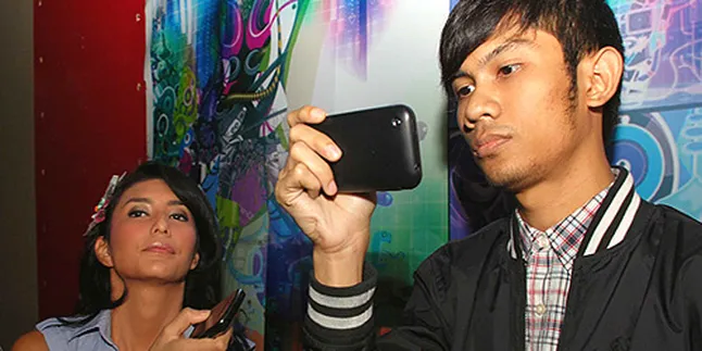 Dendam, Tria Changcuters Abadikan Wartawan Via BB