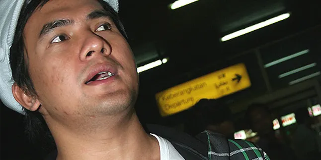 Dewi Sakit, Ipul Ogah Mendampingi