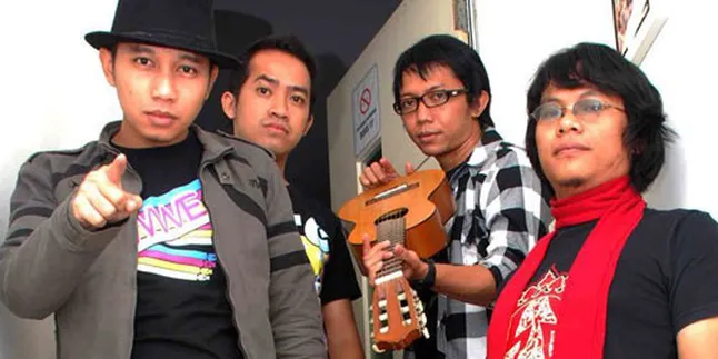 The Rain Tak Percaya Ramalan 2012