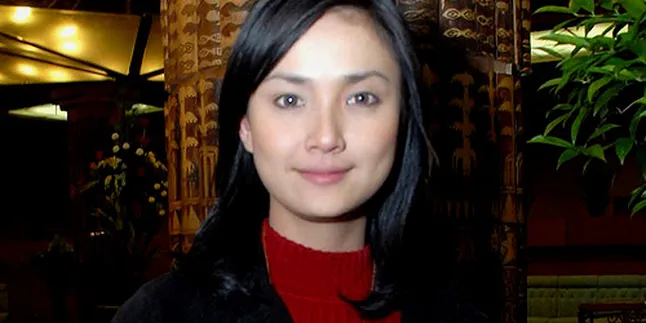 Lenna Tan Bantu Padang Lewat Telepon